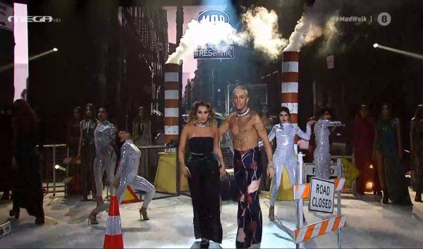 MadWalk 2020 : Η Κόνι Μεταξά με τον Τάσο Ξιαρχό στο catwalk των Deux Hommes