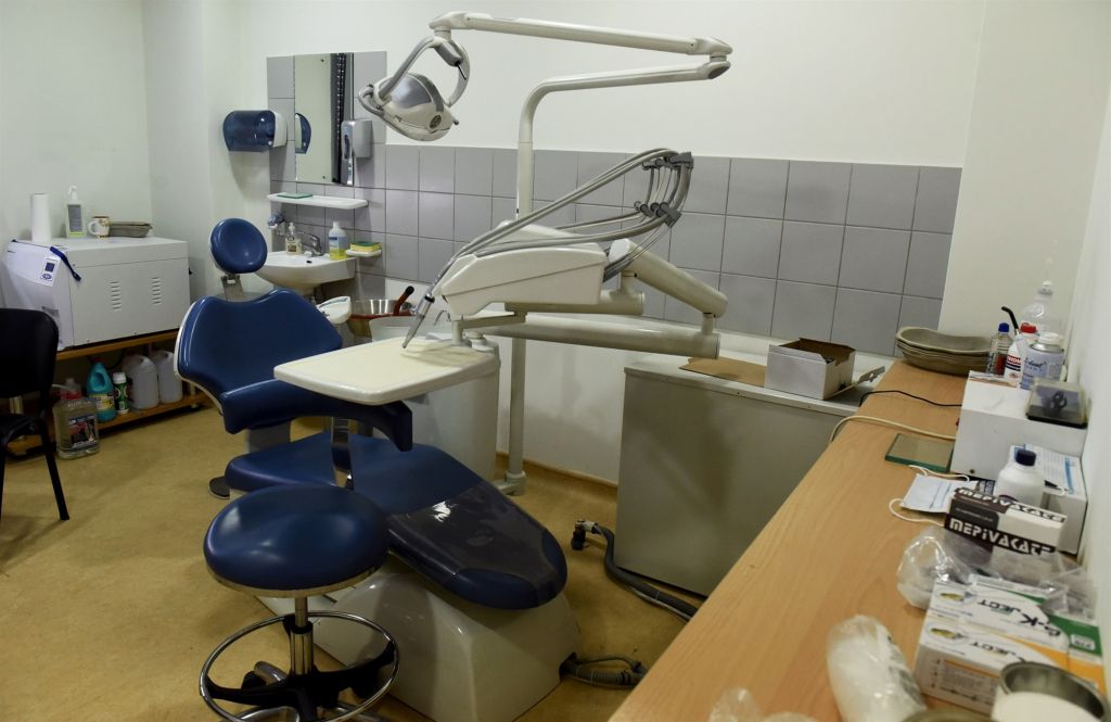 Βρετανική μελέτη.  Πώς να μειώσετε τον κίνδυνο μετάδοσης κορανοϊού κατά την οδοντιατρική εργασία;