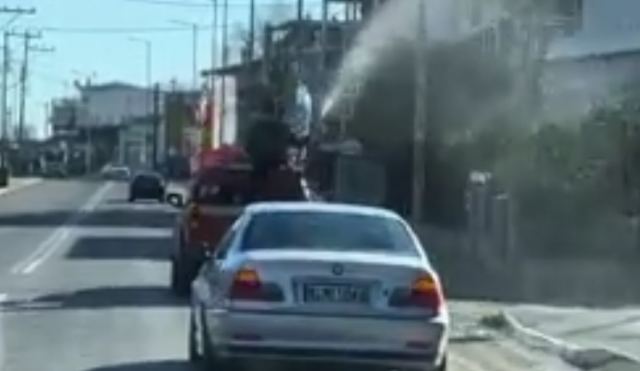 Λαμία : Δημόσια συγγνώμη ζήτησε ο ιερέας που ψέκαζε με… αγιασμό