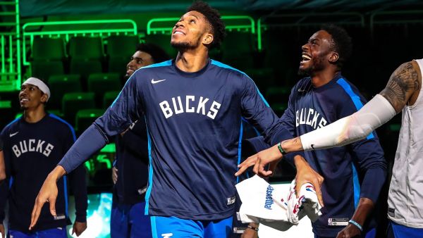 Αντετοκούνμπο : «Προσπαθώ να στηρίζομαι στο ένστικτό μου»