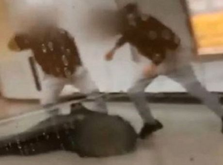Επίθεση στο μετρό : Στη δικαιοσύνη ο αστυνομικός που βοήθησε τους δράστες – Θα πέσουν στα «μαλακά»