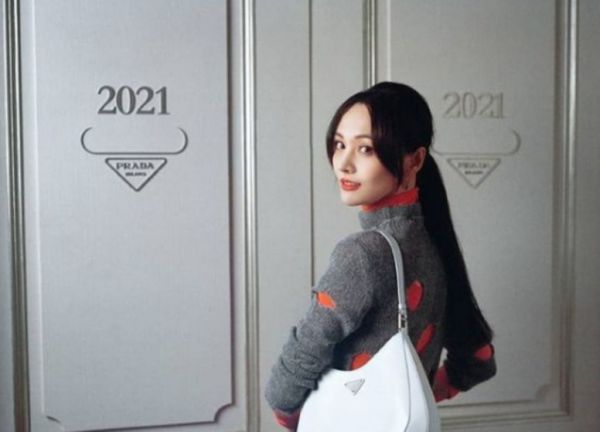 Σκάνδαλο με Κινέζα ηθοποιό που εγκατέλειψε τα παιδιά της που γεννήθηκαν από παρένθετες μητέρες