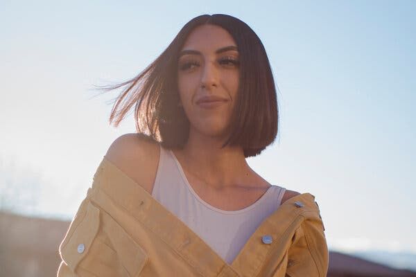 Ανεργία, πανδημία & OnlyFans: Τελικά, το να πουλάς γυμνά δεν είναι παιχνιδάκι