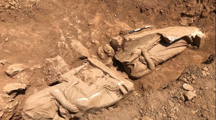 Παιανία : Η αρχαιολογική έρευνα έφερε στο φως επιτύμβιο μνημείο υψηλής καλλιτεχνικής ποιότητας