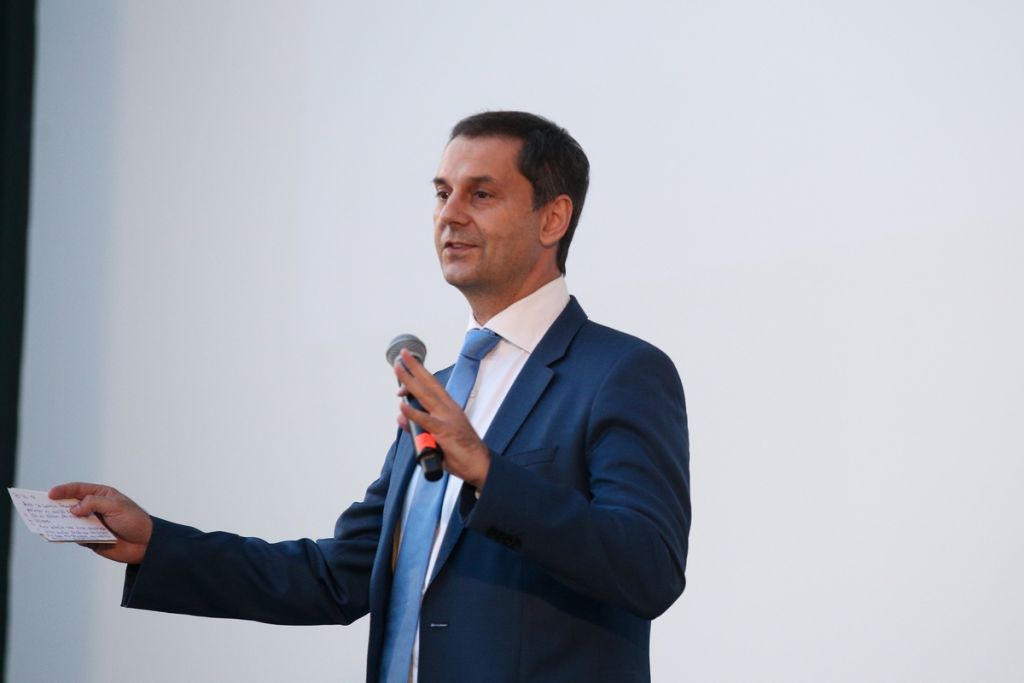 Χάρης Θεοχάρης στο in.gr: Πως θα ανοίξει το τουρισμός, τα σχέδια για την στήριξη του κλάδου