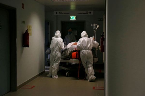 Κοροναϊός : Περιορίζει στο ελάχιστο τις μετακινήσεις στο εξωτερικό η Πορτογαλία
