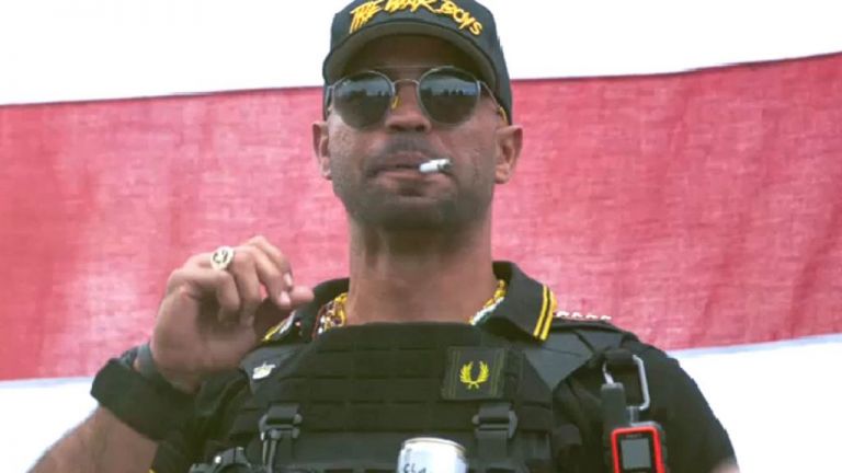 ΗΠΑ : Στα… όπλα το ακροδεξιό παρακράτος και οι «πραίτορες» του Τραμπ