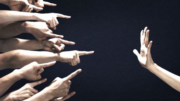 Κοινωνικός ρατσισμός προ των πυλών;