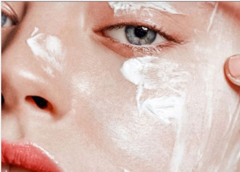 Φτιάξτε μόνες σας μάσκες για ενυδατωμένα μαλλιά με υλικά από την κουζίνα σας