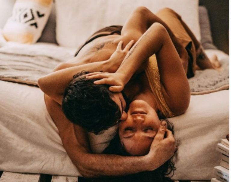 «Στάση Πεταλούδα» : Γιατί όλες οι γυναίκες ορκίζονται σε αυτήν την στάση;