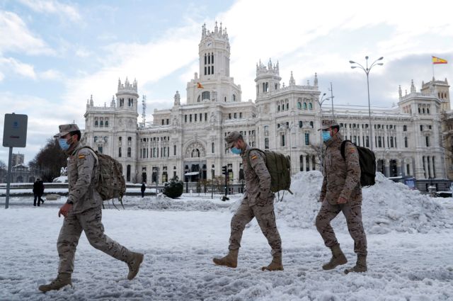 Ισπανία : Παρέλυσε η κυκλοφορία εξαιτίας σφοδρής χιονοθύελλας – Μεγάλη κινητοποίηση για τη διανομή των εμβολίων
