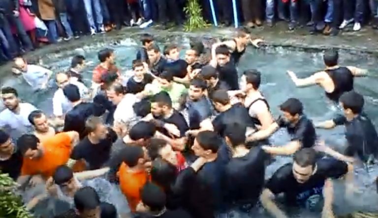 Για γέλια και για κλάματα: Οι πιο viral στιγμές στην ιστορία των Θεοφανίων