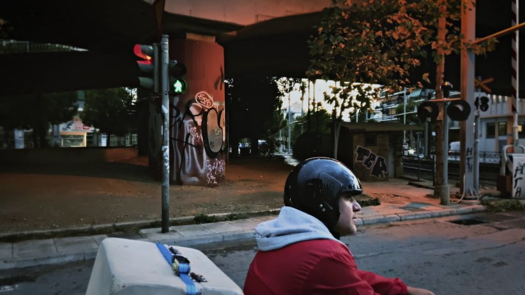 Επιτέλους, κυκλοφόρησε ο ύμνος των ντελιβεράδων