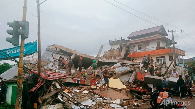 Θανατηφόρος σεισμός 6,2 Ρίχτερ στην Ινδονησία : Τουλάχιστον 3 νεκροί και μεγάλες ζημιές