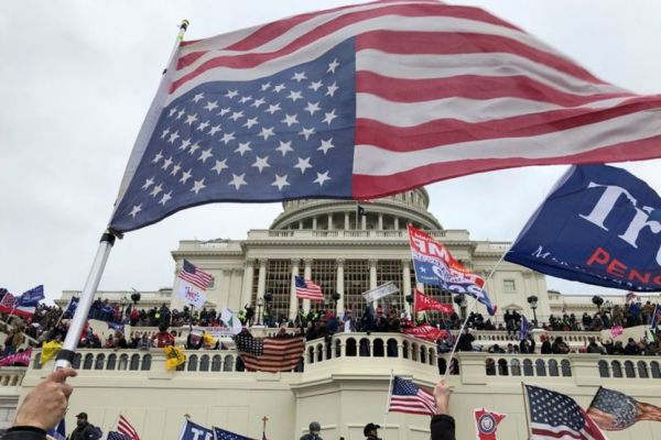 Εισβολή στο Καπιτώλιο: Το MEGA στην πρώτη γραμμή της ενημέρωσης