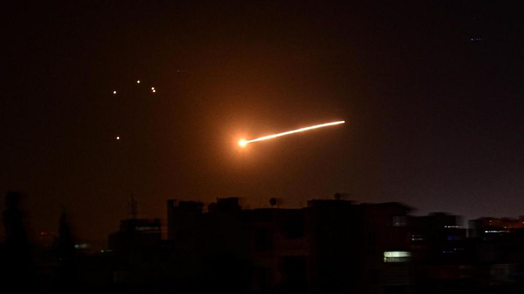 Συρία : Επίθεση του Ισραήλ με ομοβροντία πυραύλων – «Αναχαιτίστηκαν οι περισσότεροι»