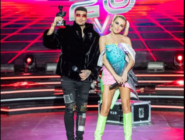 Τάμτα και SNIK στο Best Video Of The Year για τη «Seniorita»