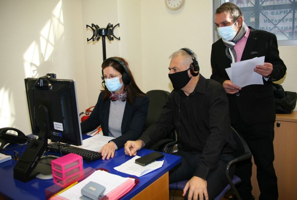 Στο κεντρικό ΚΕΠ του Δήμου Πειραιά ο Γιάννης Μώραλης