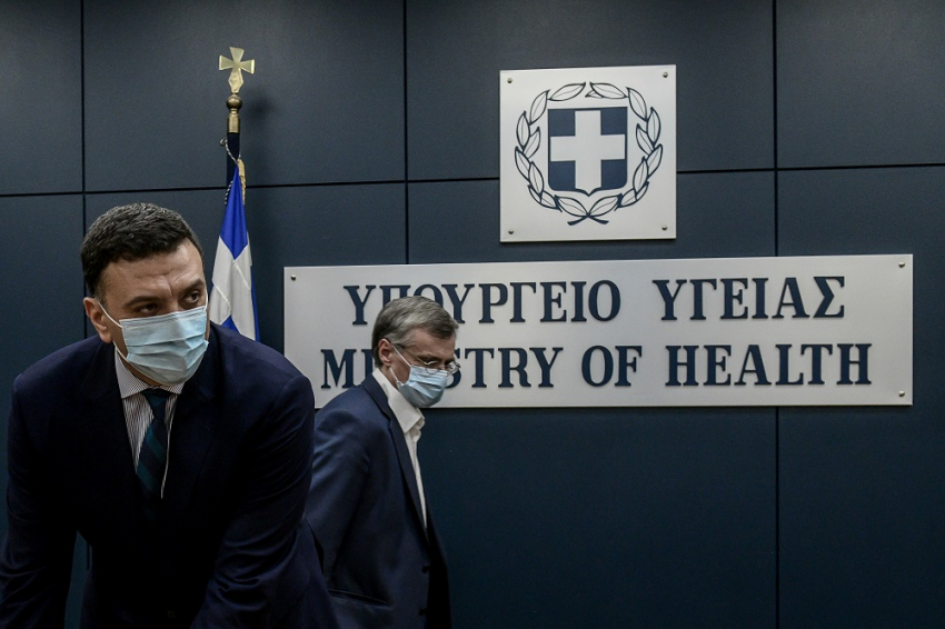 Συναγερμός για τις μεταλλάξεις του κοροναϊού - Έκτακτη σύσκεψη με Τσιόδρα στο υπουργείο Υγείας
