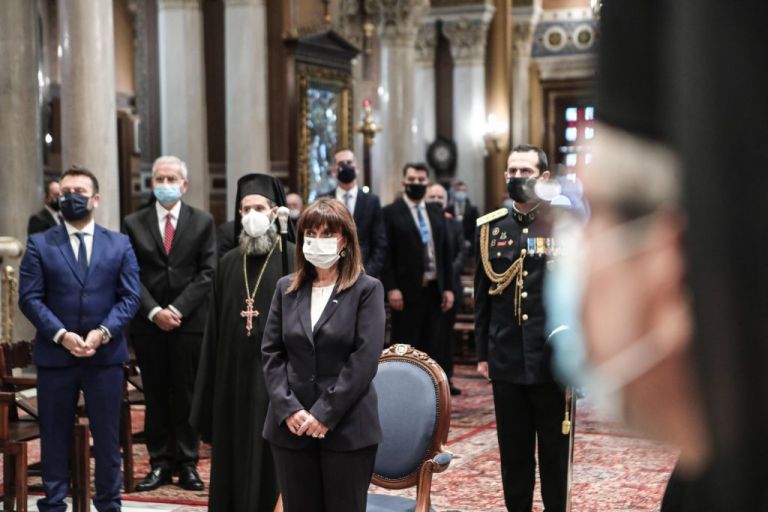 ΠτΔ : Για αυτόν τον λόγο δεν ακούστηκε ο εθνικός ύμνος στην δοξολογία της Πρωτοχρονιάς στην Μητρόπολη Αθηνών