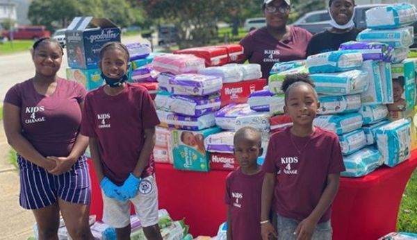 Εντεκάχρονος χάρισε 22.000 πάνες σε μονογονεϊκές οικογένειες