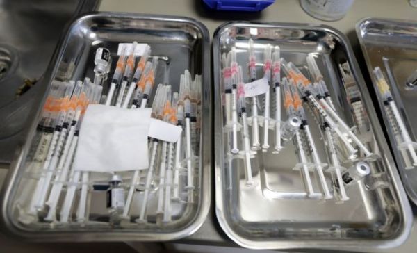 Ηλίας Μόσιαλος : Σκλήρυνση κατά πλάκας και εμβόλια για τον κοροναϊό