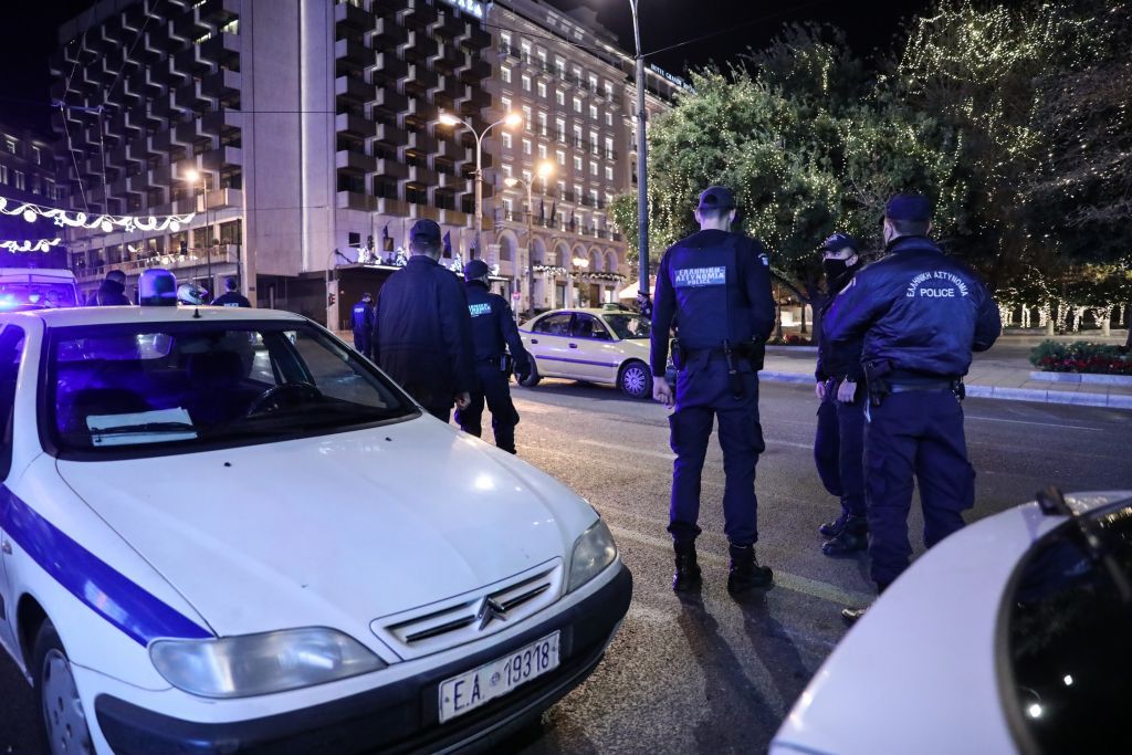 Κοροναϊός : Πάνω από 65.000 έλεγχοι από την ΕΛ.ΑΣ – Συλλήψεις και πρόστιμα σε οίκος ανοχής