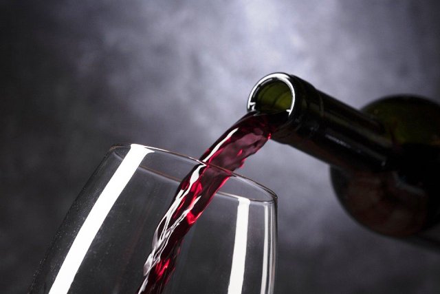 Πτώση των τιμών και της παγκόσμιας ζήτησης οίνου