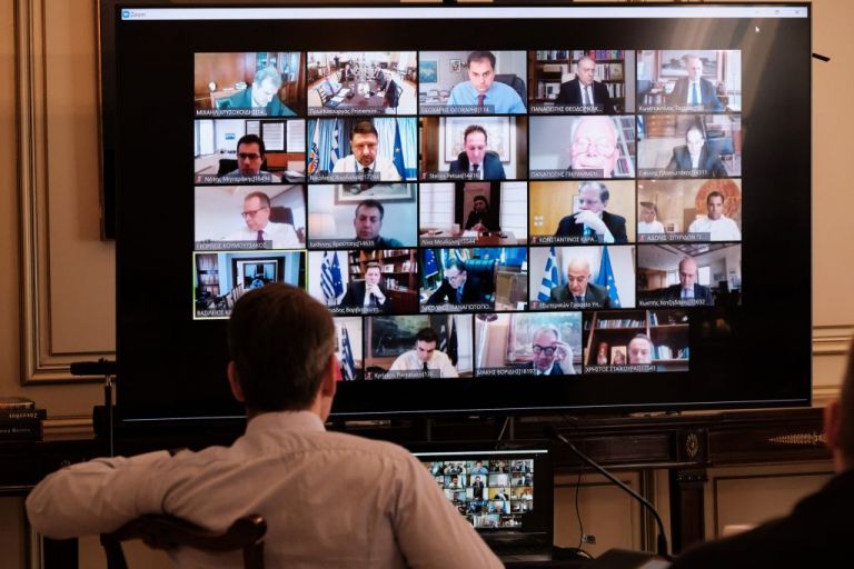 Κυβέρνηση: Δίνει «πανελλαδικές», ποια τα SOS θέματα