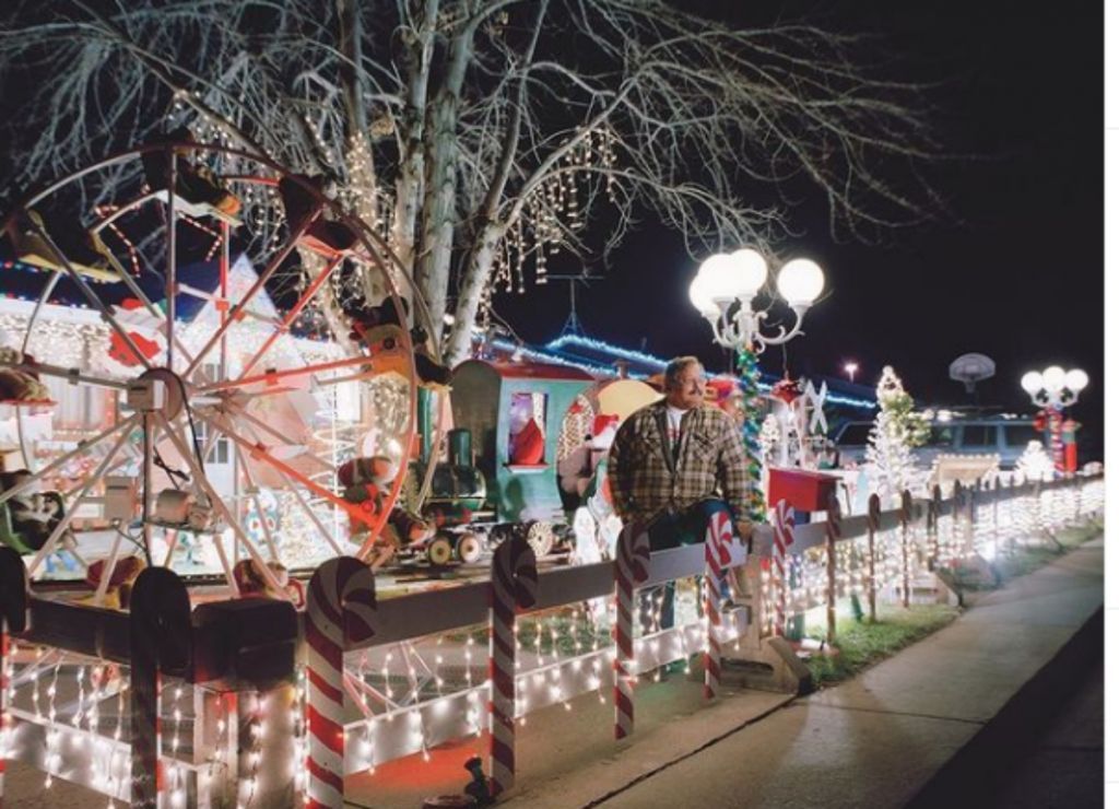 «American Christmas» : Φωτογραφικό λεύκωμα αφιερωμένο στο χριστουγεννιάτικο κιτς των ΗΠΑ