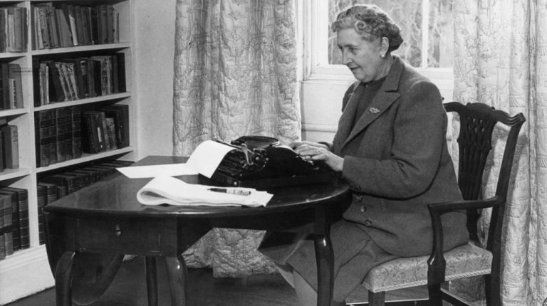 Μία γηραιά Αγγλίδα στις Πλάτρες