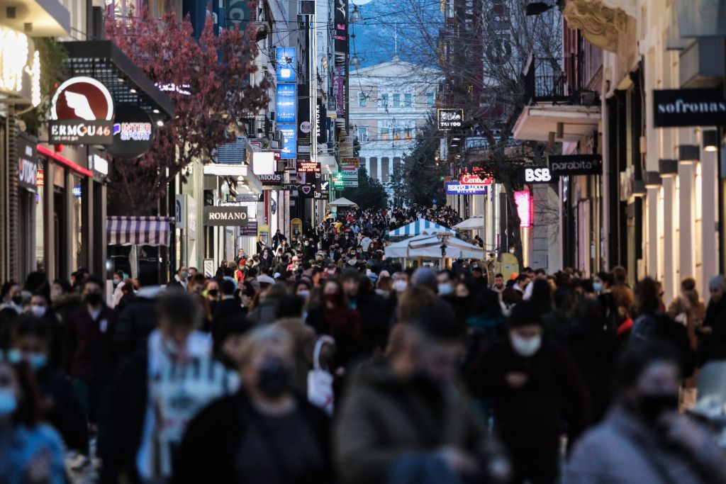 Κοροναϊός : Τριψήφιος αριθμός κρουσμάτων στο κέντρο της Αθήνας – Πού εντοπίζονται