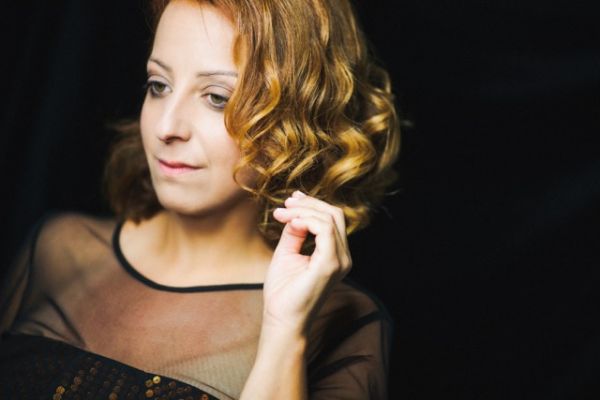 Λυδία Σέρβου : «Με κλείδωσε στο σπίτι του και με κυνηγούσε γυμνός»