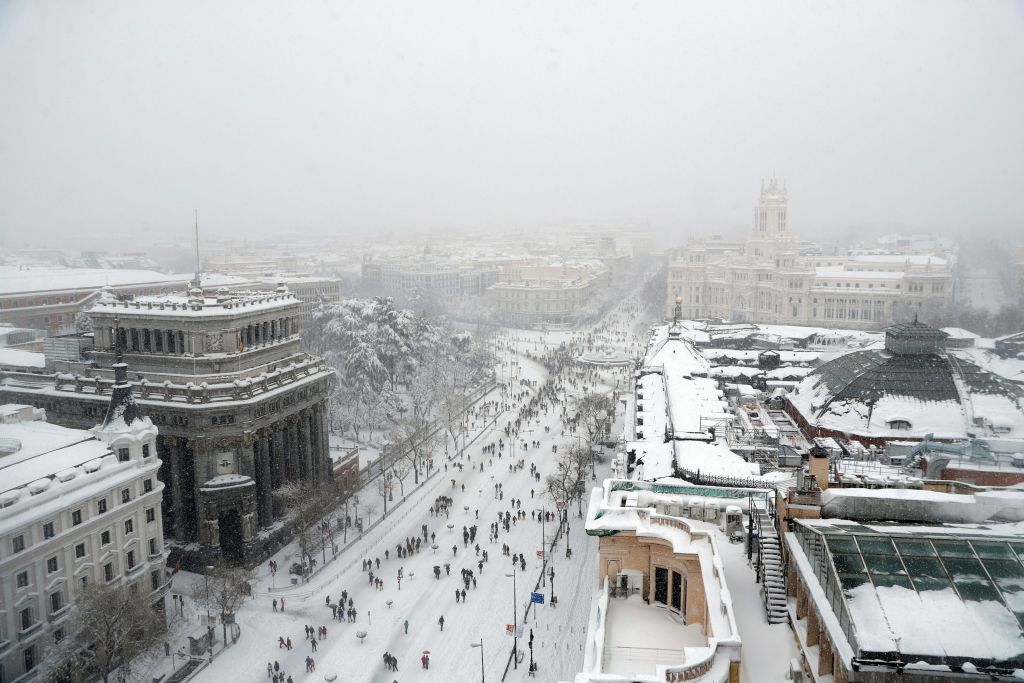 Ισπανία : Θρηνεί τρία θύματα από την σφοδρή κακοκαιρία - Εικόνες από την πρωτοφανή χιονοθύελλα