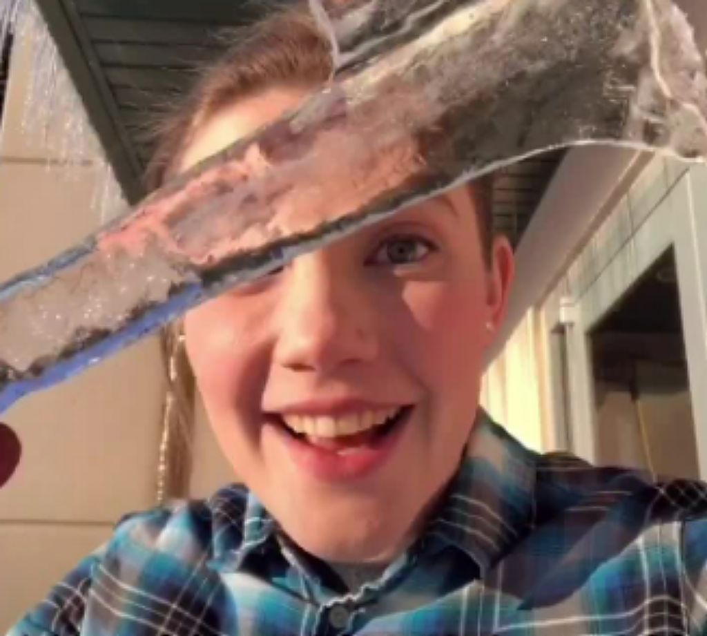 Μετεωρολόγος εξηγεί γιατί δεν πρέπει να τρώμε τον χειμερινό πάγο