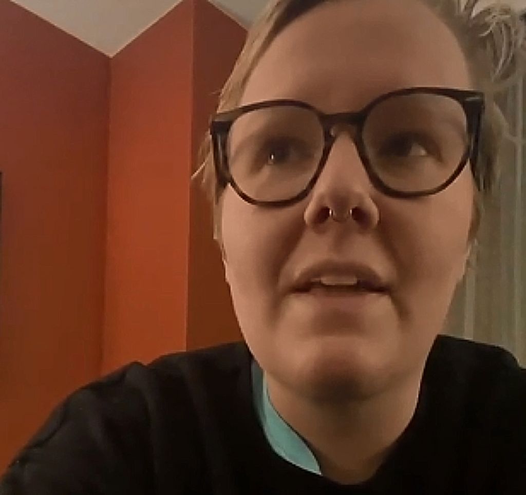 Χρήστης του TikTok μοιράζεται την εμπειρία της από την καραντίνα σε ξενοδοχείο