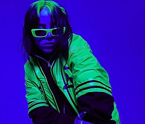 Μπίλι Άιλις : Αυτή είναι η πορεία της ζωής της που την ανέδειξε σε μια από τις πιο επιτυχημένες τραγουδίστριες