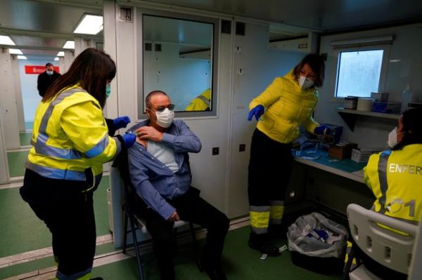 Ισπανία : Η Μαδρίτη σταματά τους εμβολιασμούς για δύο εβδομάδες καθώς τα εμβόλια τελειώνουν