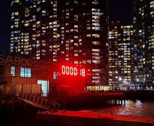 Έσβησε το ρολόι που μετρούσε αντίστροφα τις ημέρες προεδρίας Τραμπ