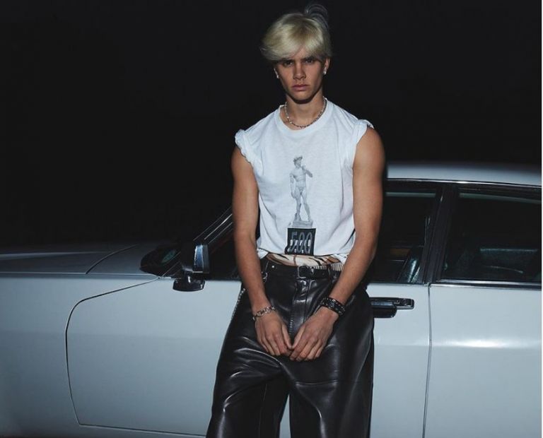 Ρομέο Μπέκαμ : Ποζάρει στο εξώφυλλο του L’Uomo Vogue