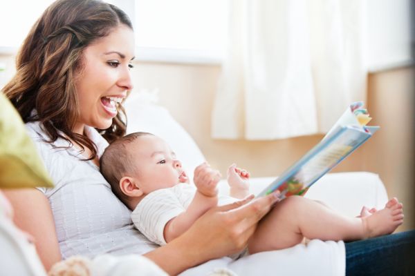 Πώς τα βιβλία βοηθούν στην ανάπτυξη του μωρού;