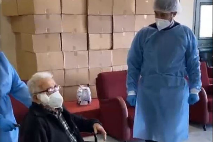 Ξεκίνησε ο εμβολιασμός και στο Γηροκομείο Χανίων – 106 ετών ο πρώτος ηλικιωμένος που εμβολιάστηκε