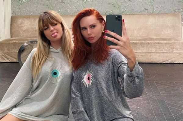 Celia Kritharioti : Πως μπορείς να φορέσεις με στιλ το αγαπημένο σου φούτερ όλο το 24ωρο