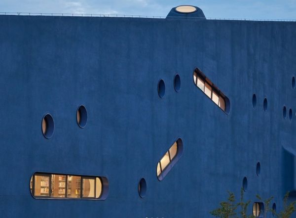 Μια «Μπλε Φάλαινα» για διάβασμα και θέατρο