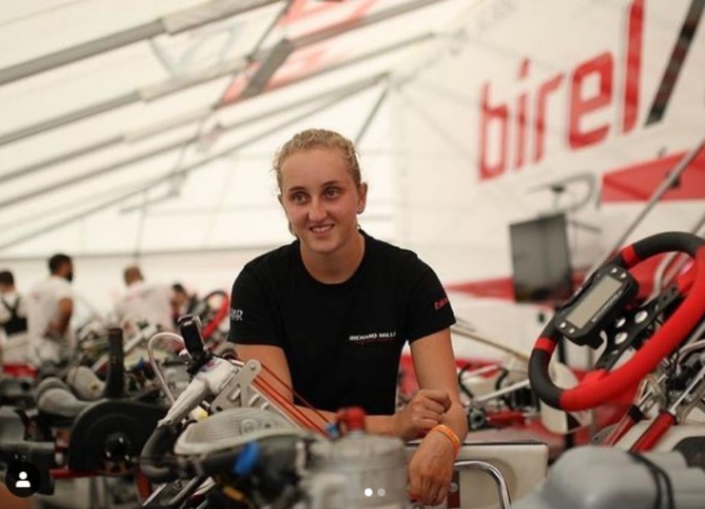 Maya Weug : Η 16χρονη που έγινε η πρώτη γυναίκα οδηγός στην ακαδημία της Ferrari