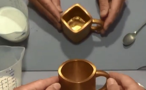 Η κούπα-σπαζοκεφαλιά που έχει τρελάνει το διαδίκτυο