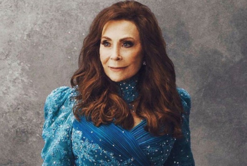 «Still Woman Enough» : Η Λορέτα Λιν σε ένα επετειακό άλμπουμ