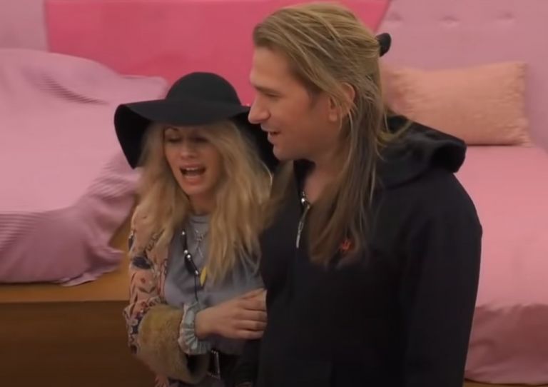 Άννα Μαρία Ψυχαράκη : Αποκαλύπτει αν είναι ερωτευμένη με τον Πυργίδη