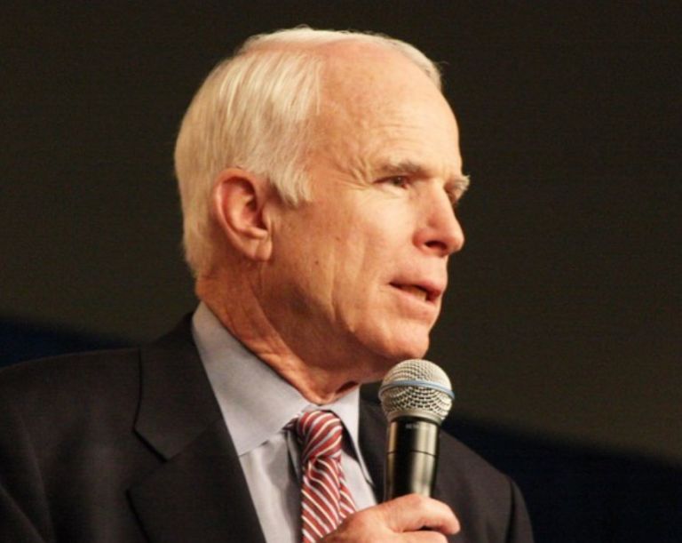 Μια βιογραφική ταινία για τον Τζον Μακέιν