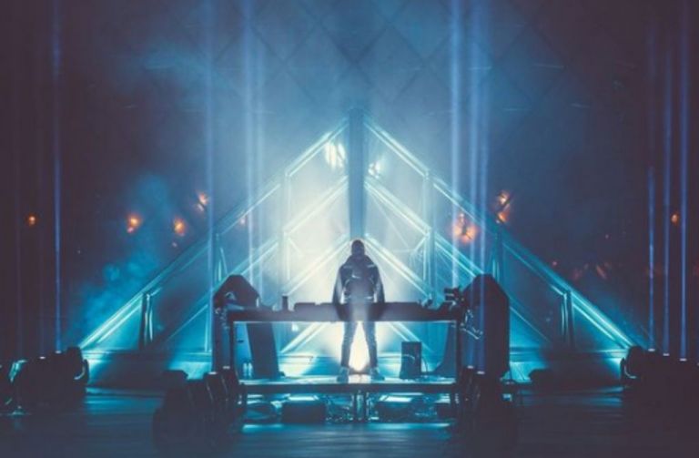 Ντέιβιντ Γκέτα : Διοργανώνει show από το ελικοδρόμιο του ξενοδοχείου Burj Al Arab στο Ντουμπάι